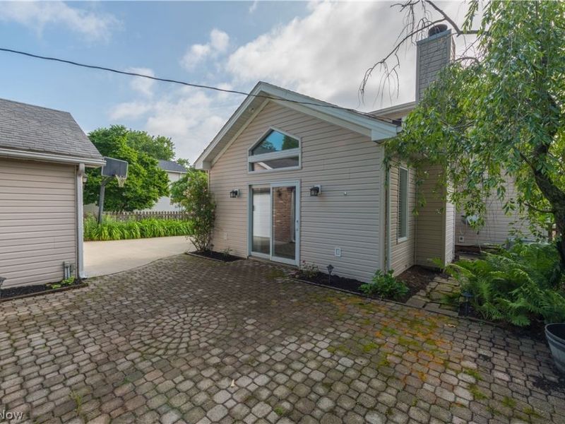 450 Lake Forest Drive, Bay Village, OH 44140 Photo 6