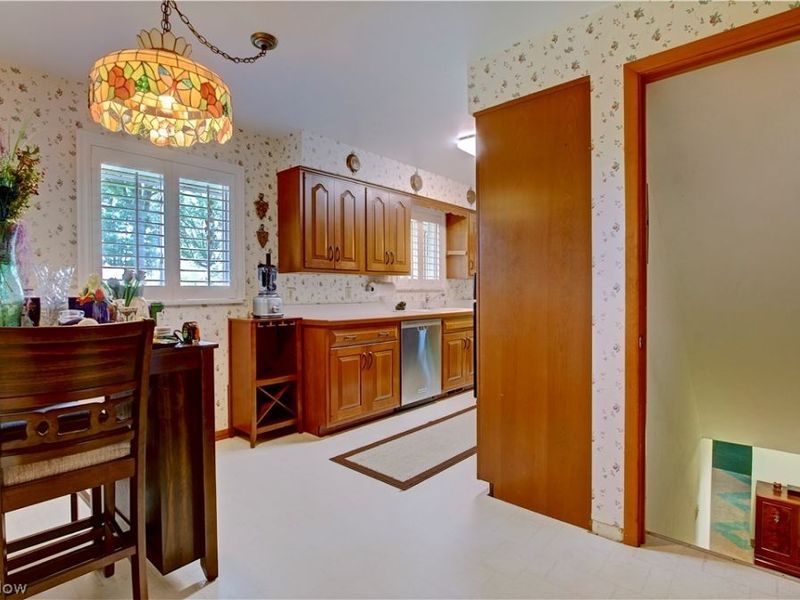 5265 Evergreen Drive, North Olmsted, OH 44070 Photo 11