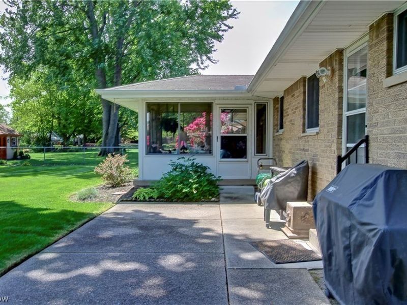 5265 Evergreen Drive, North Olmsted, OH 44070 Photo 31