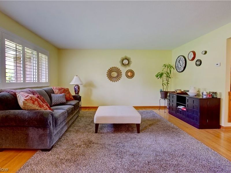 5265 Evergreen Drive, North Olmsted, OH 44070 Photo 6