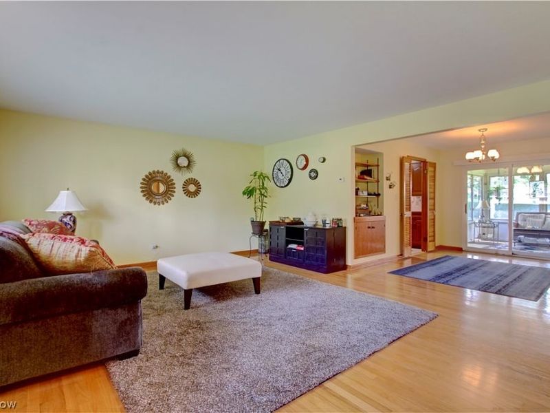 5265 Evergreen Drive, North Olmsted, OH 44070 Photo 7