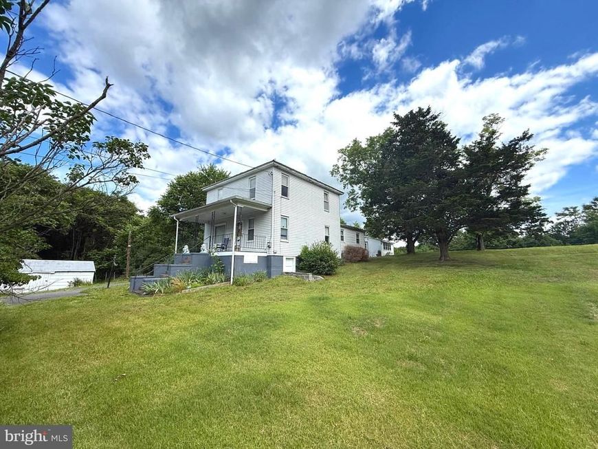 9 Fox Street, Berkeley Springs, WV 25411 Main Photo