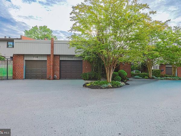 708 OLD CROSSING DRIVE , BALTIMORE, MD 21208