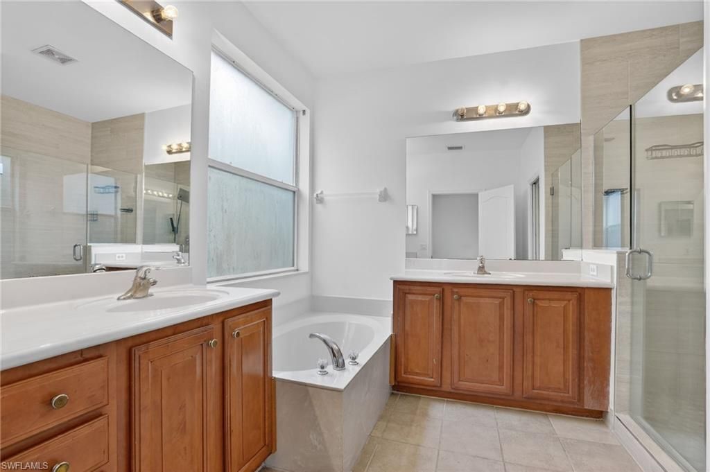 7020 Ambrosia Ln, Unit 1104, Naples, FL 34119 Photo