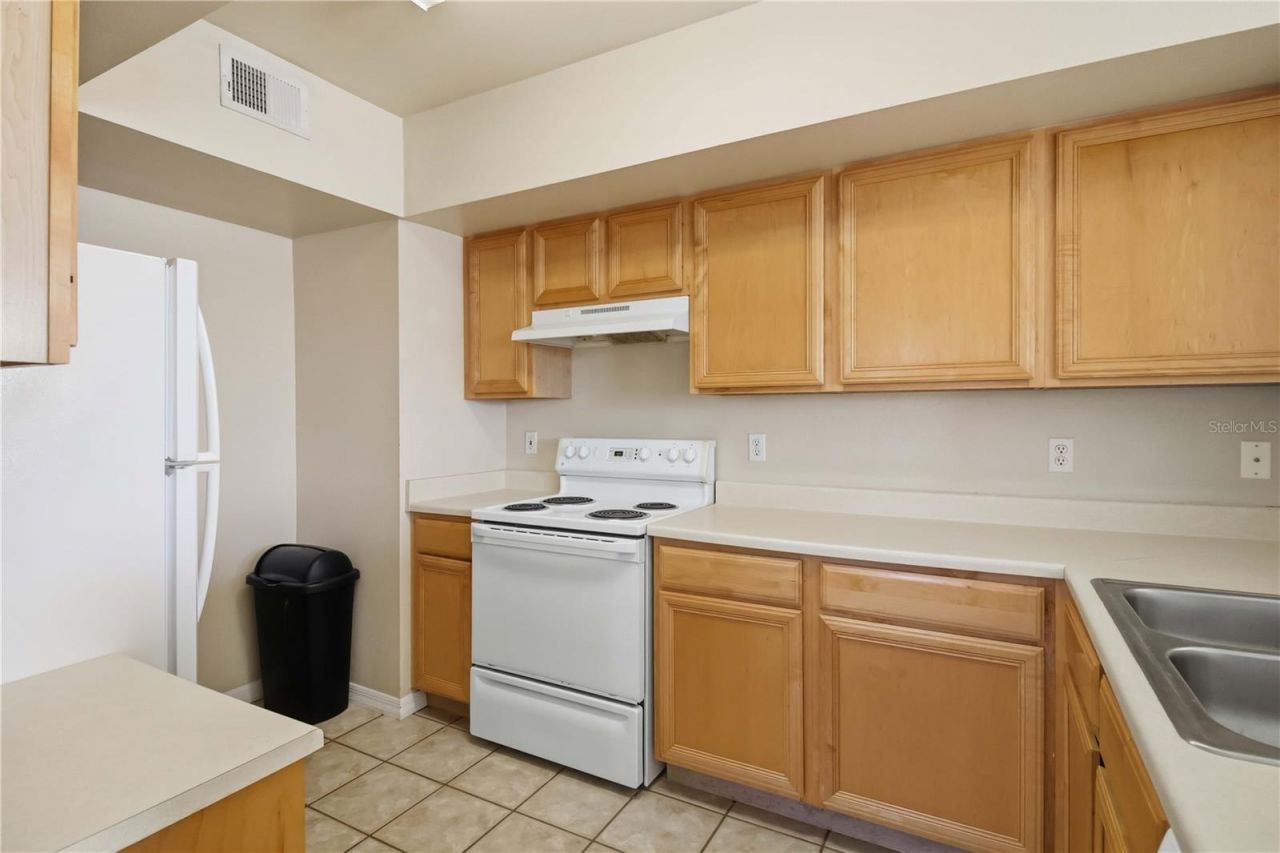 1015 Villagio Circle , Unit 201, Sarasota, FL 34237 Photo