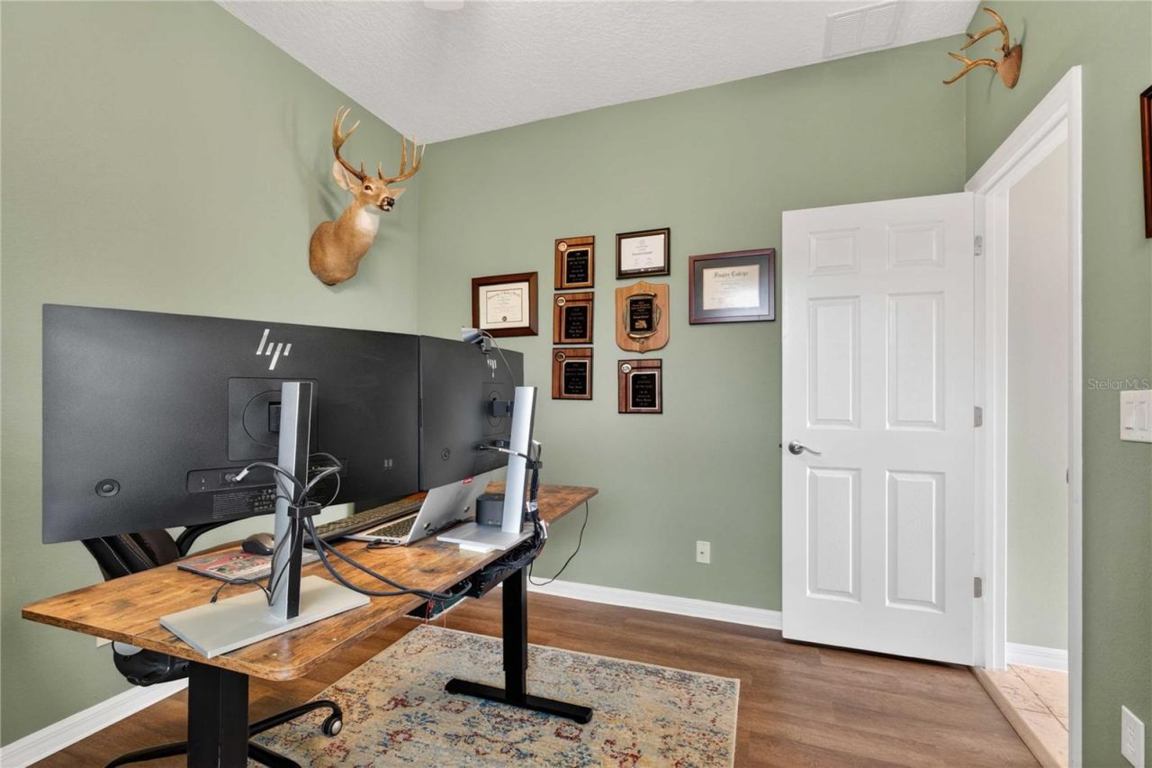 303 W Blue Water Edge Drive , Eustis, FL 32736 Photo