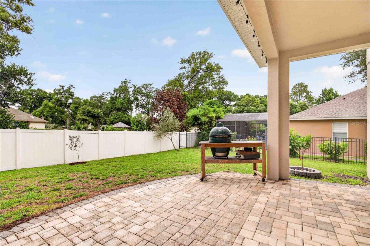303 W Blue Water Edge Drive , Eustis, FL 32736 Photo