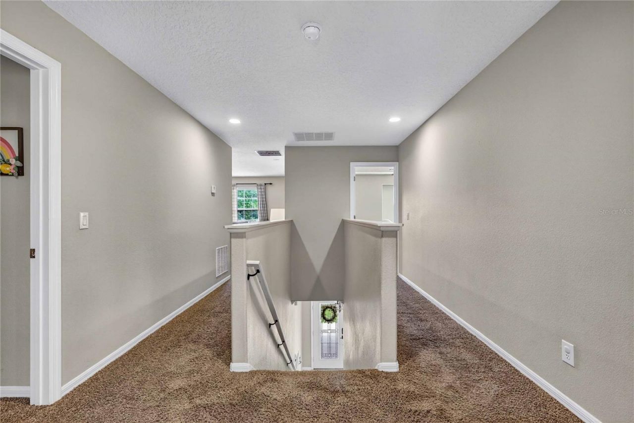 303 W Blue Water Edge Drive , Eustis, FL 32736 Photo