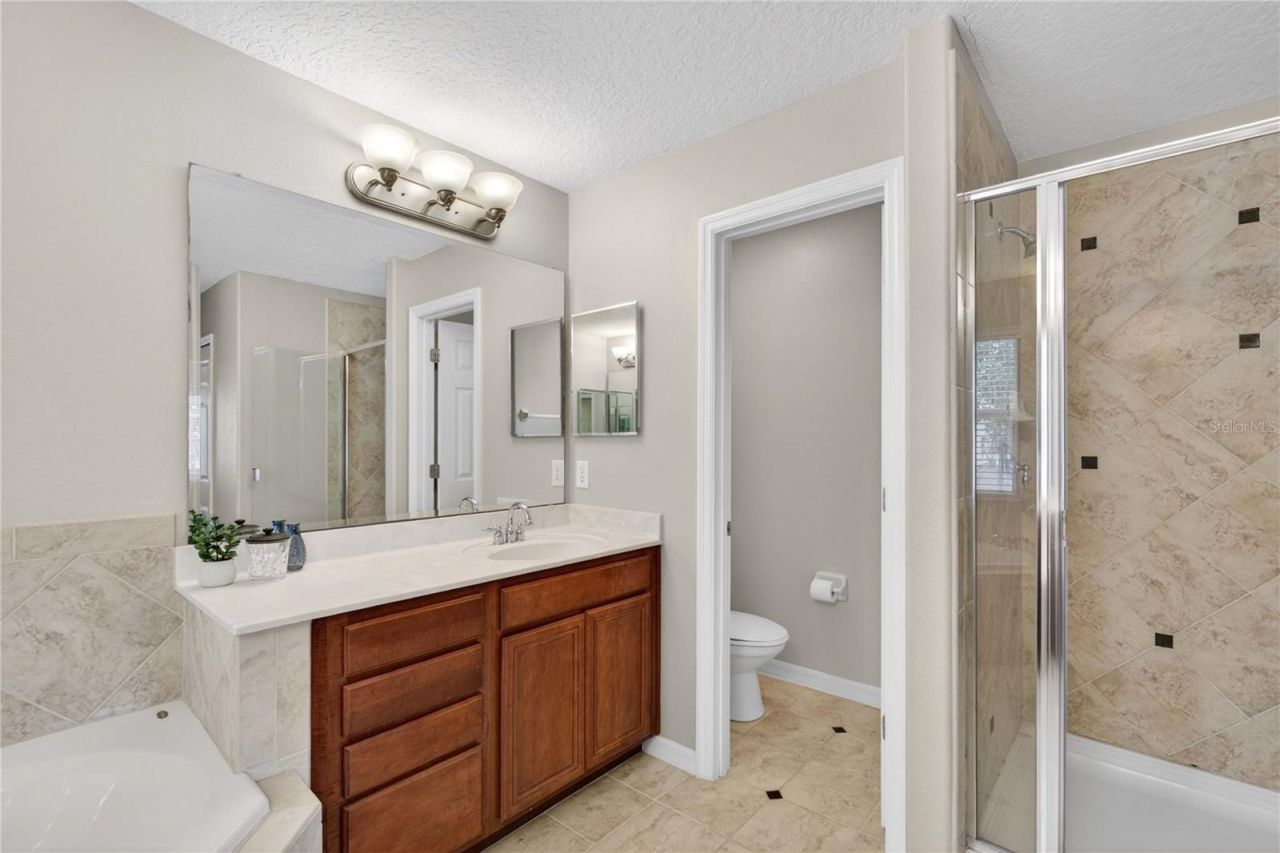 303 W Blue Water Edge Drive , Eustis, FL 32736 Photo