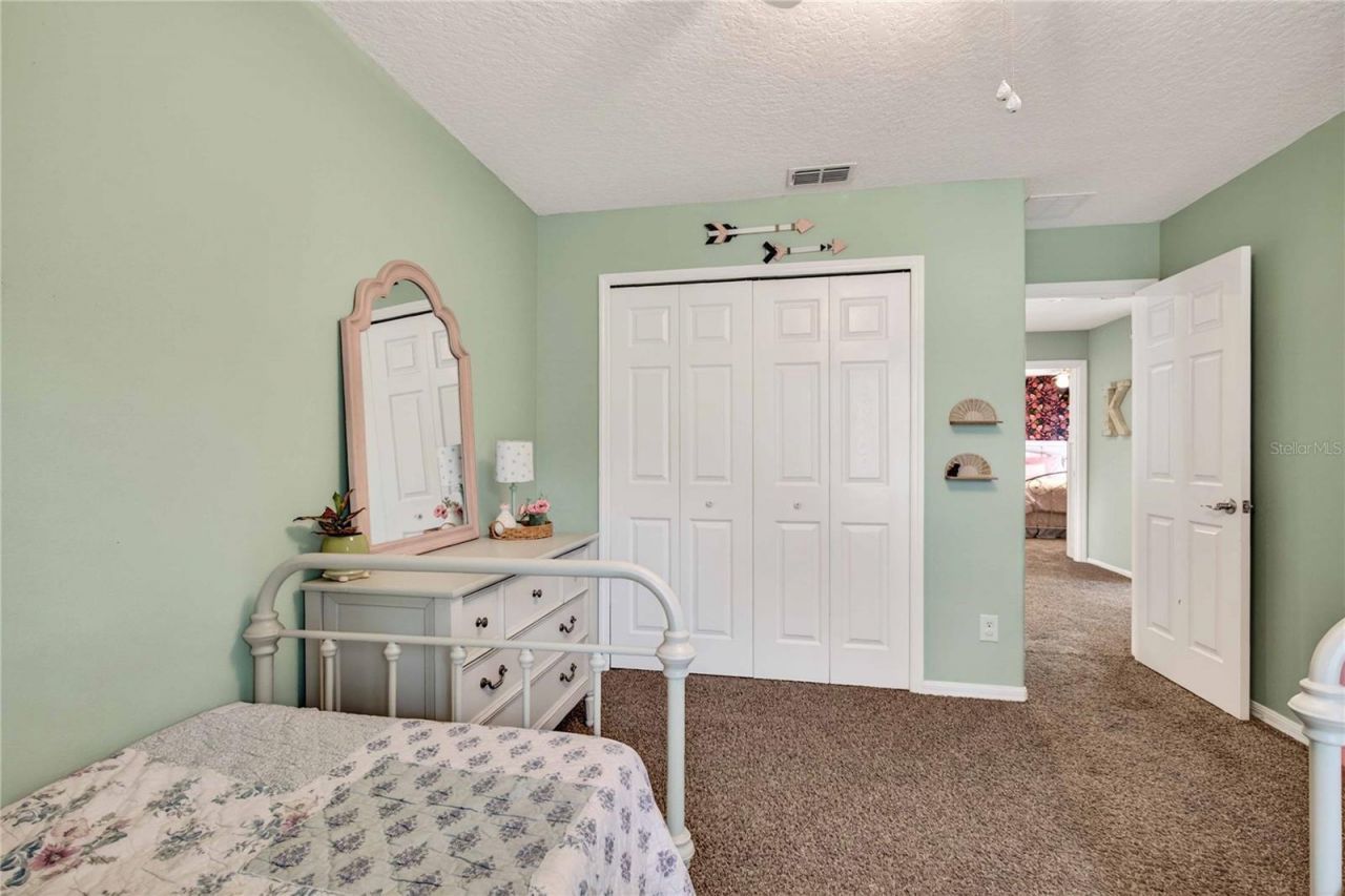 303 W Blue Water Edge Drive , Eustis, FL 32736 Photo