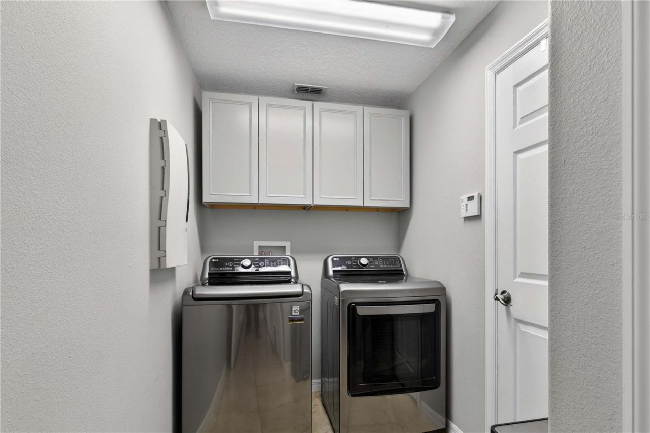 303 W Blue Water Edge Drive , Eustis, FL 32736 Photo