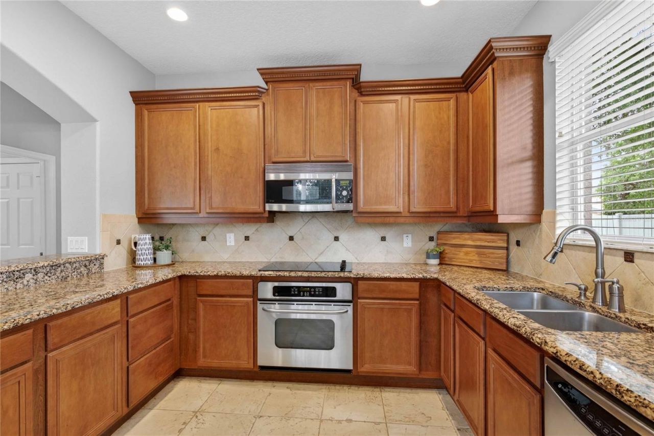 303 W Blue Water Edge Drive , Eustis, FL 32736 Photo