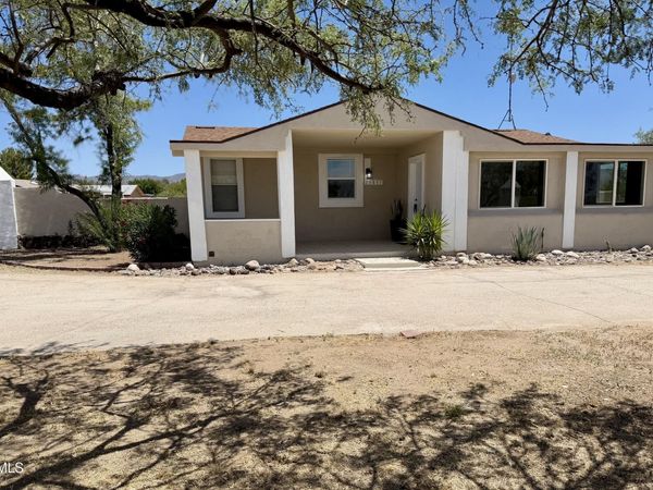23895 W CANNON Drive, Congress, AZ 85332