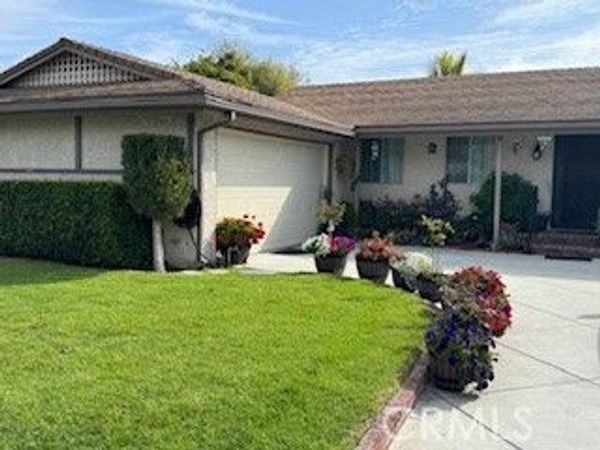 15852 Tullow, Huntington Beach, CA 92647