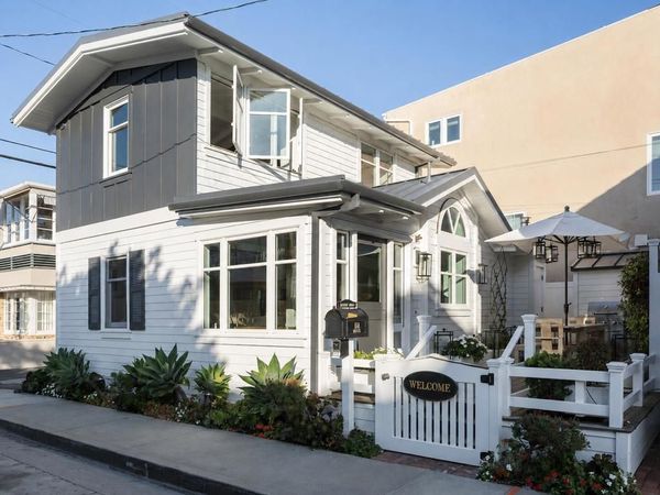 104 Onyx Avenue, Newport Beach, CA 92662