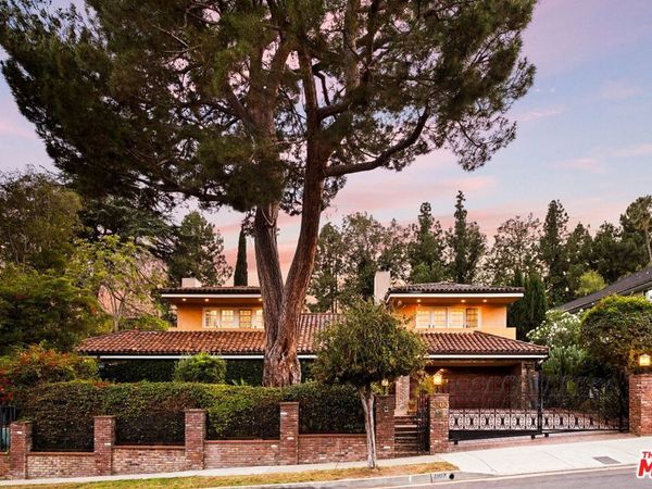 2103 N Hobart Boulevard, Los Angeles, CA 90027