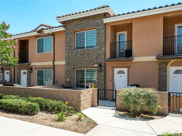 16408 Valencia , Fontana, CA 92335