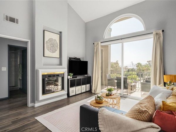 555 Maine Avenue , Unit 425, Long Beach, CA 90802