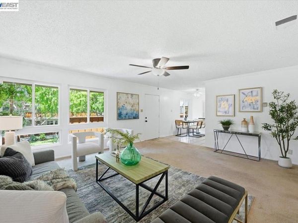 3033 Los Prados Street, Unit 230, San Mateo, CA 94403