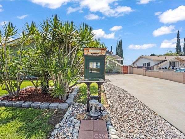 11724 Hollyview, La Mirada, CA 90638