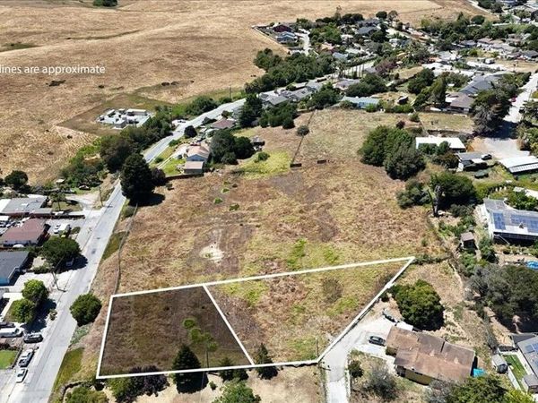 74 Las Lomas Drive, Royal Oaks, CA 95076