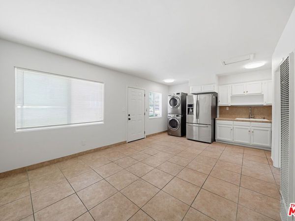 6133 Orchard Avenue, Unit B, Huntington Park, CA 90255