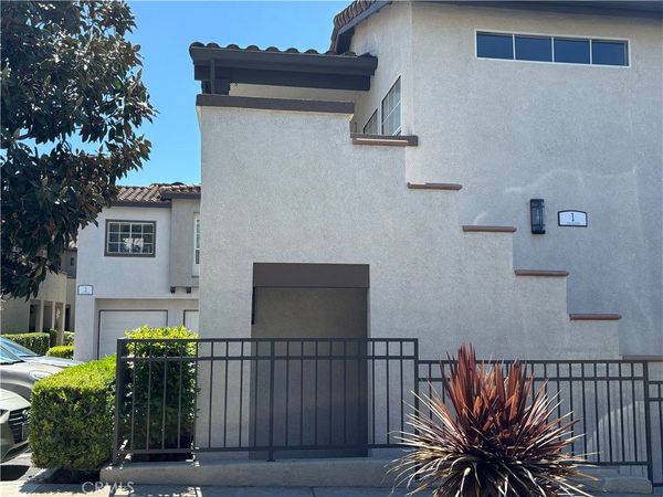 1 Via Alivio, Rancho Santa Margarita, CA 92688