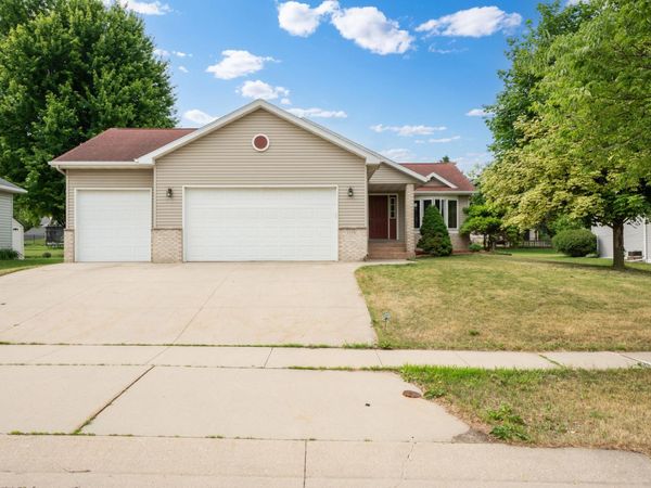 3328 Dorset Lane NW, Rochester, MN 55901