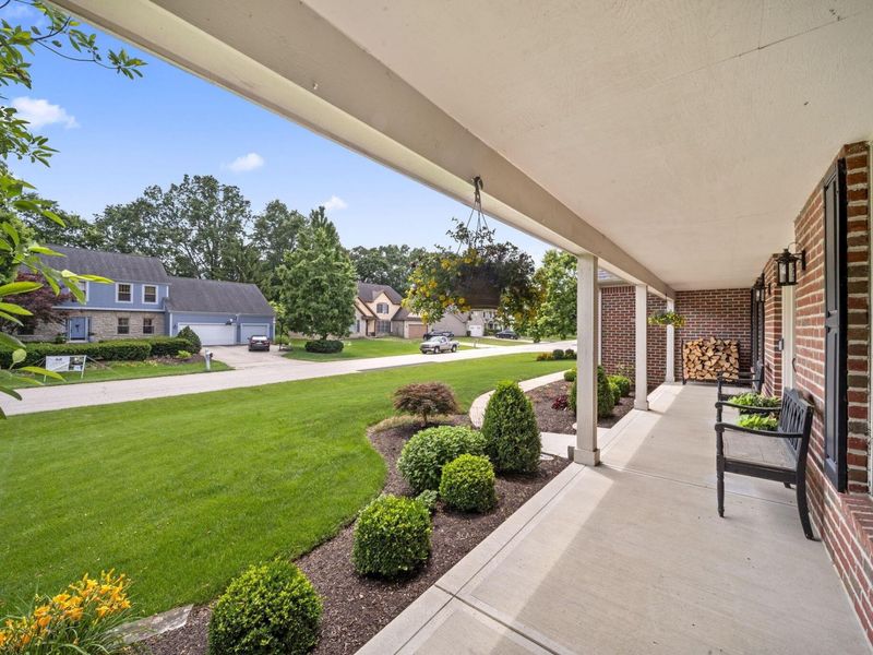 5955 Windward Court, Lewis Center, OH 43035 Photo 2