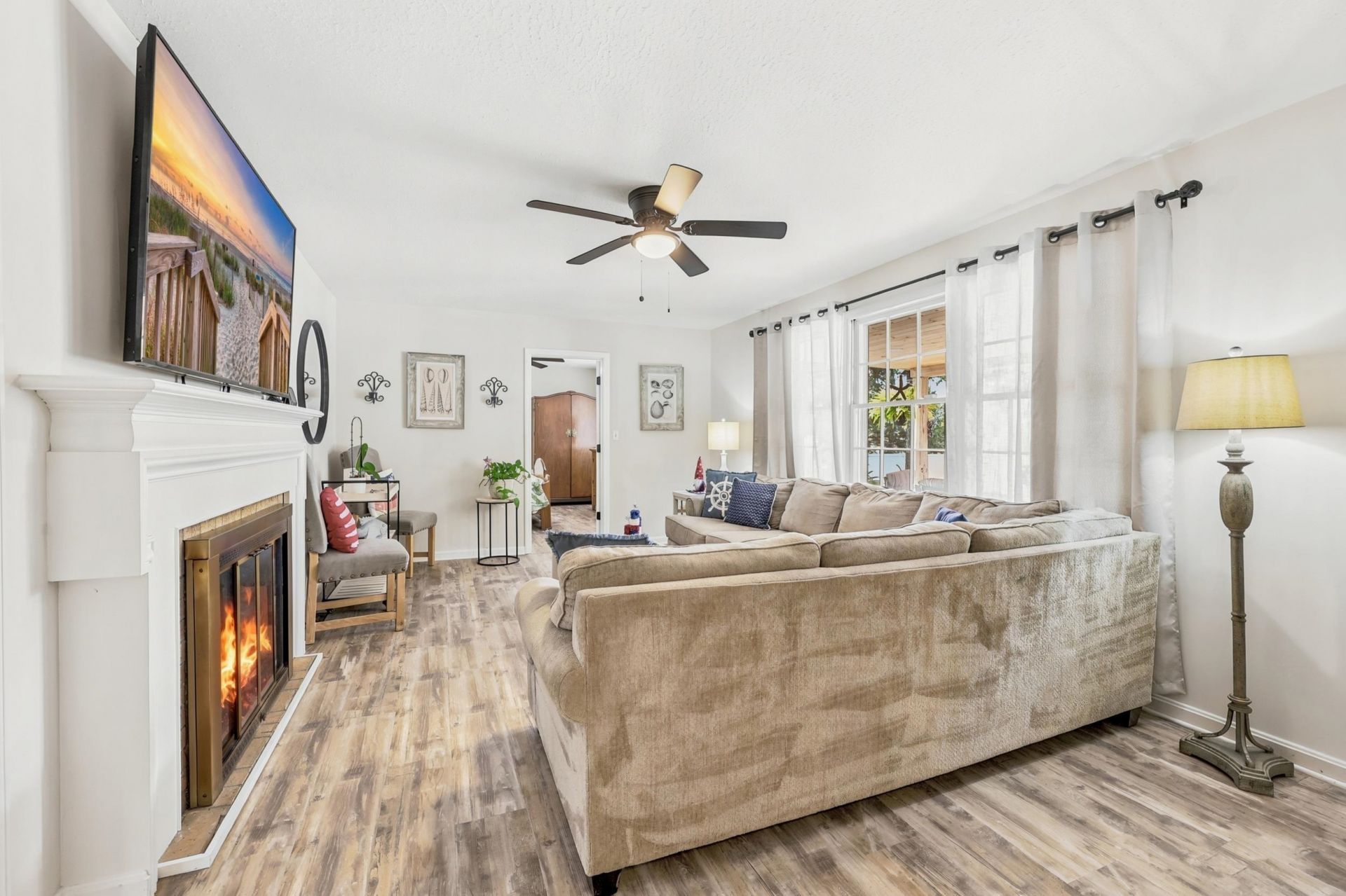 230 Cedar Point Ave.  Photo 9