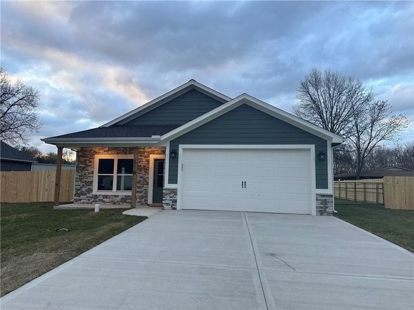 1102 S Oak Street, Plattsburg, MO 64477