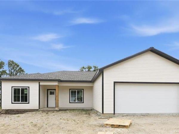 920 5th Street Terrace, Osawatomie, KS 66064