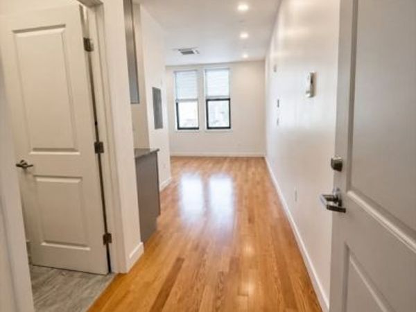 64 Market St, Unit 402, Lynn, MA 01901