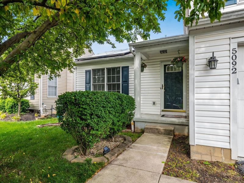 5092 Langcroft Drive , Hilliard, OH 43026 Photo 2