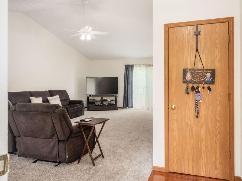 5092 Langcroft Drive , Hilliard, OH 43026 Photo 6