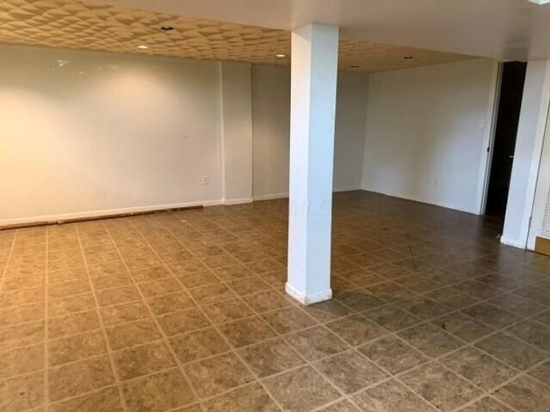 1852 Bar Harbor Road , Columbus, OH 43219 Photo 15
