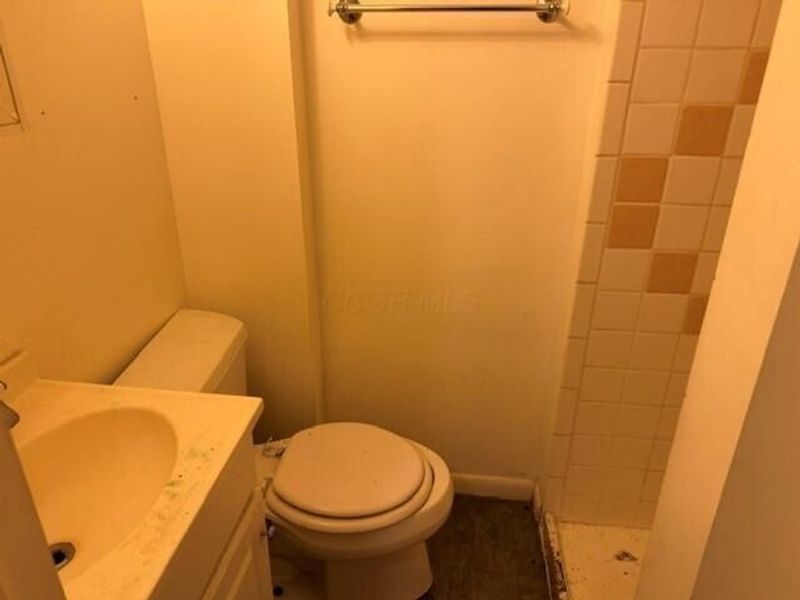 1852 Bar Harbor Road , Columbus, OH 43219 Photo 18