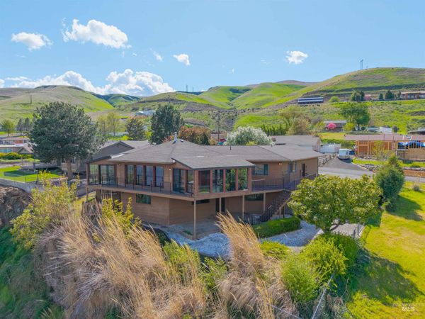 3433 Skyline Dr, Clarkston, WA 99403