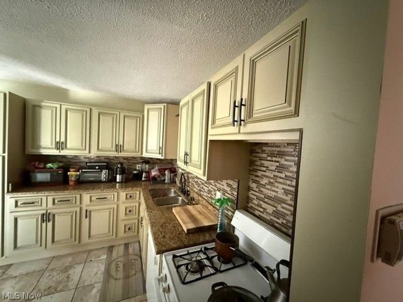4141 W 57th Street, Cleveland, OH 44144 Photo 11