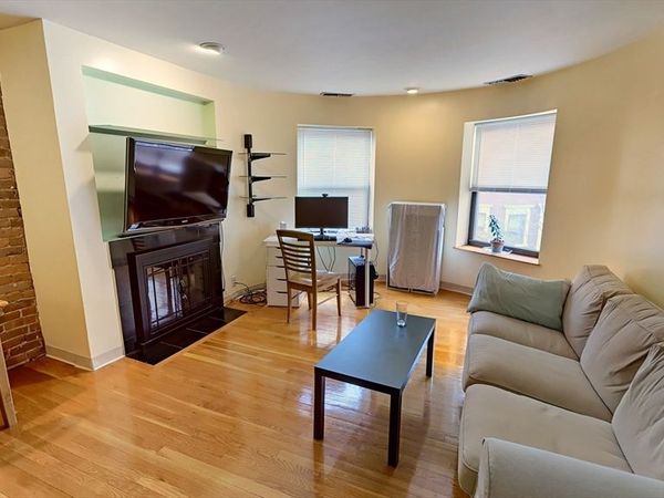 103 Gainsborough St., Unit 204, Boston, MA 02115
