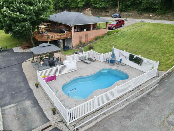 4109 Chapel Road, Gassaway, WV 26624