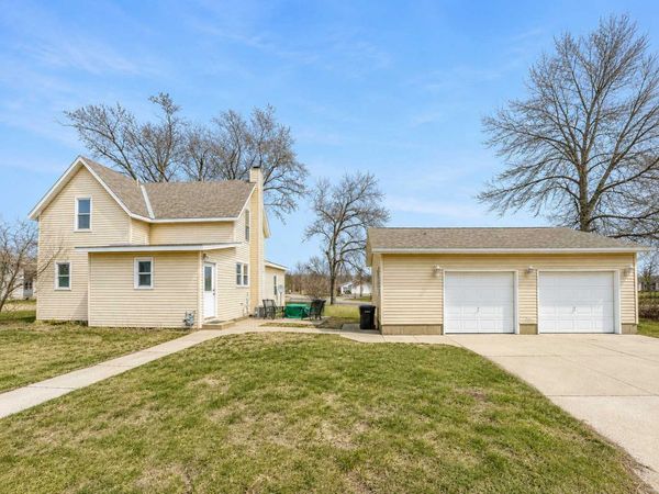 672 S Anna Avenue , Lake Crystal, MN 56055