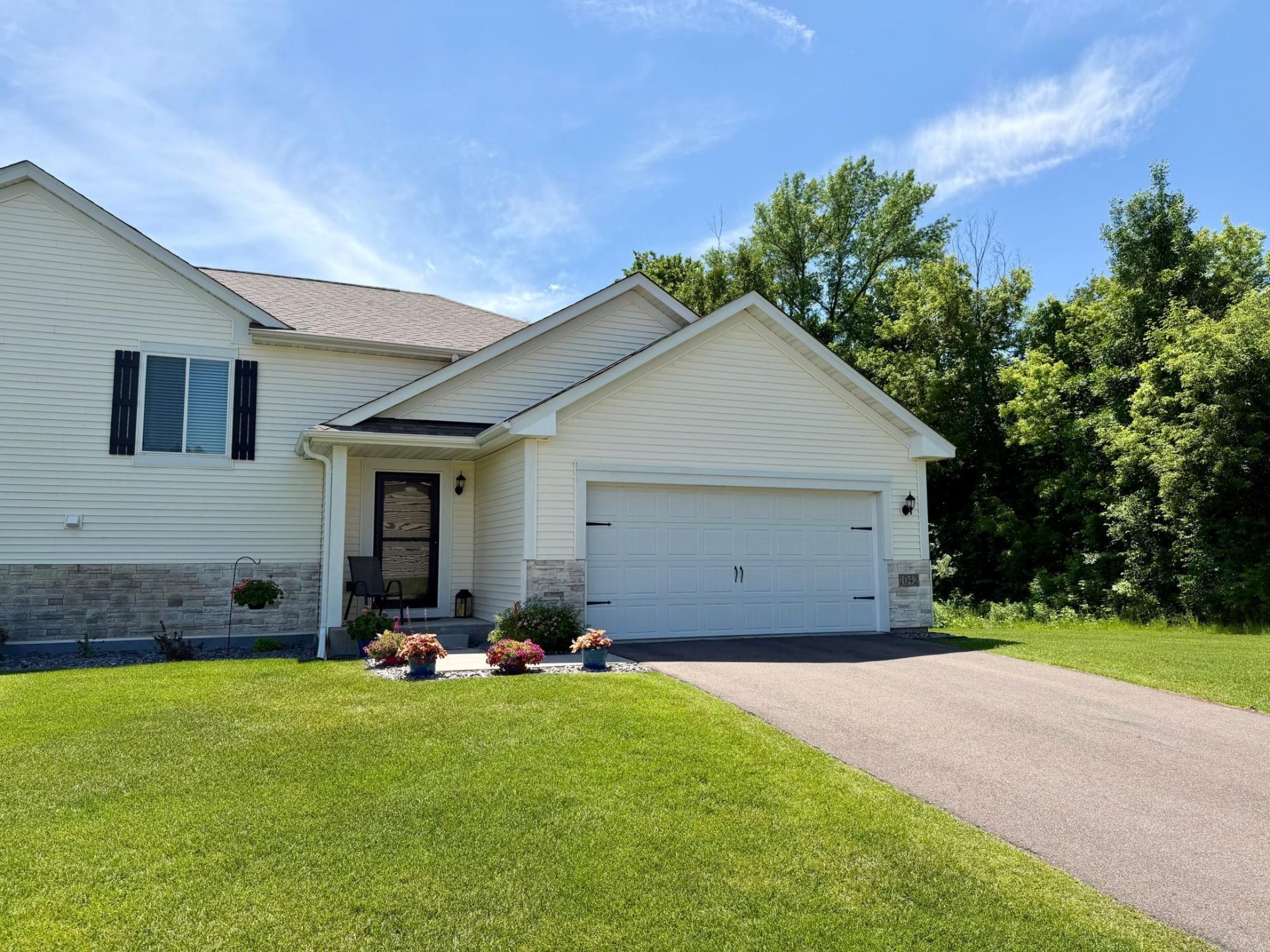 1042 White Tail Lane , Montrose, MN 55363