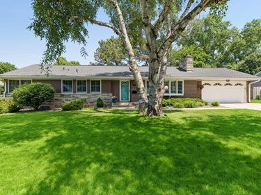5917 Grimes Avenue S, Edina, MN 55424