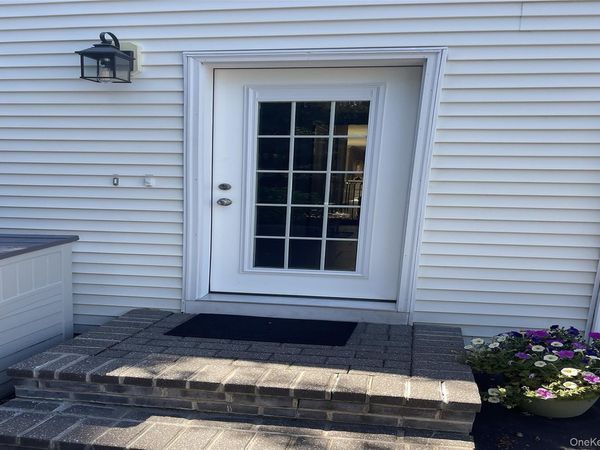 17 Cobbler Lane , East Setauket, NY 11733