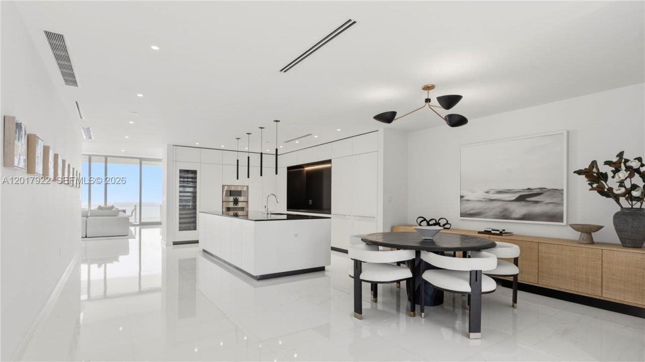 300 Biscayne Boulevard Way , Unit 5002E, Miami, FL 33131 Photo