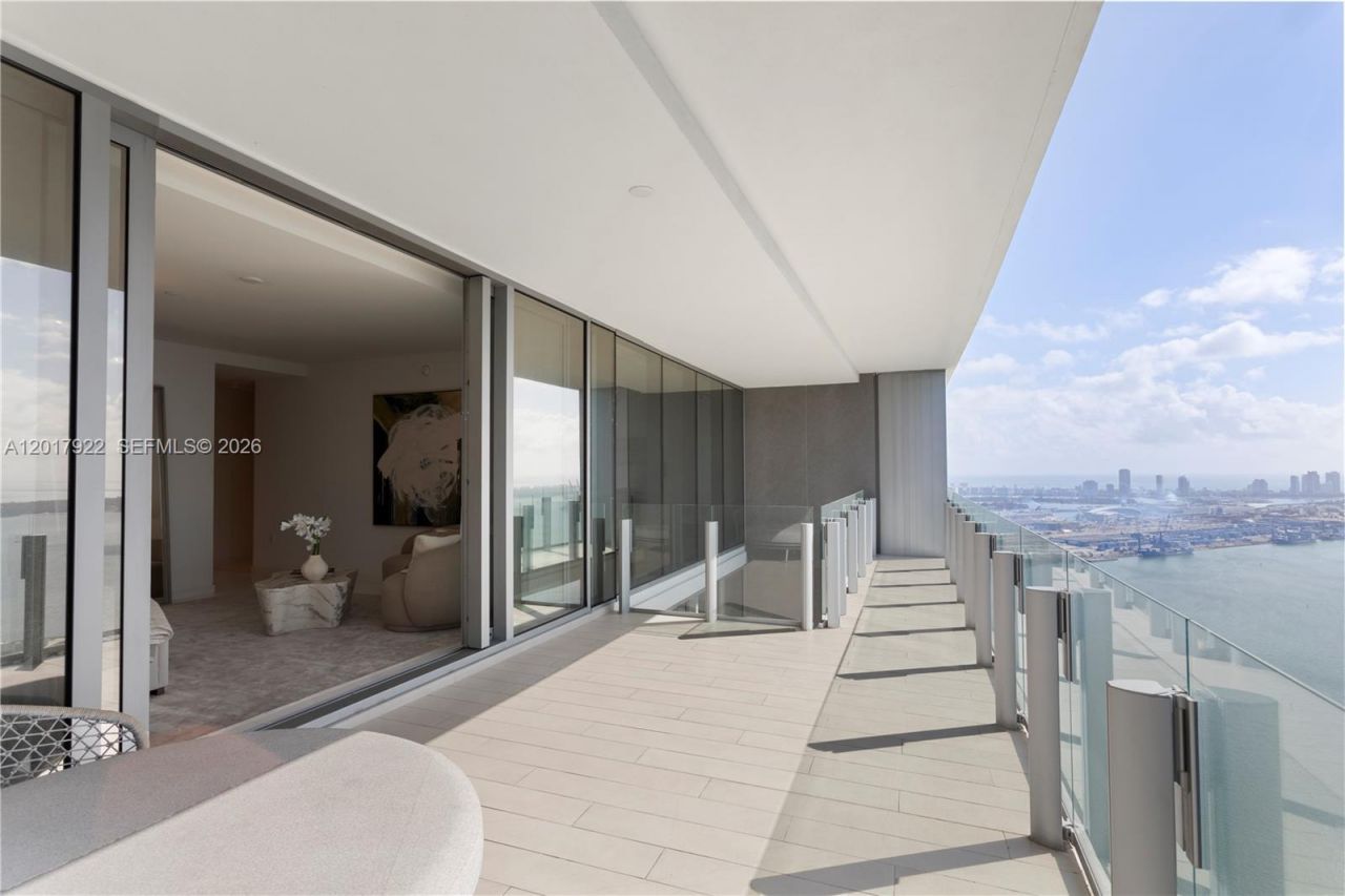 300 Biscayne Boulevard Way , Unit 5002E, Miami, FL 33131 Photo