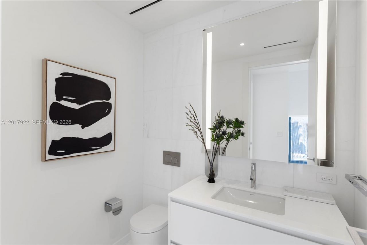 300 Biscayne Boulevard Way , Unit 5002E, Miami, FL 33131 Photo