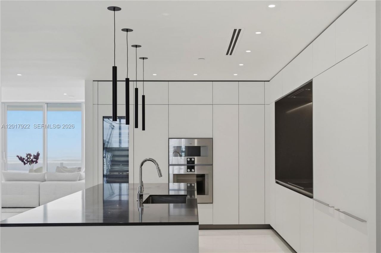 300 Biscayne Boulevard Way , Unit 5002E, Miami, FL 33131 Photo