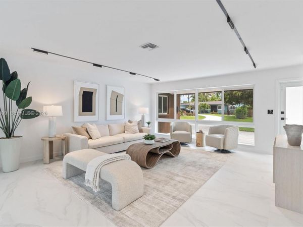 2110 NE 54th St, Fort Lauderdale, FL 33308